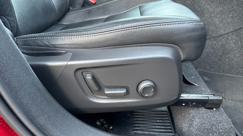 Volvo Xc40 2.0 B4P Inscription 5dr AWD Auto Petrol Estate